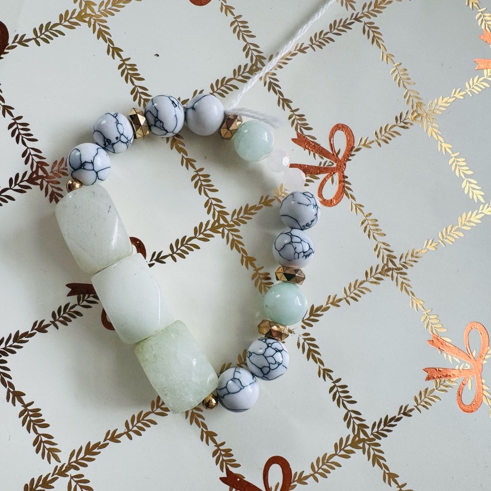 Elegant White and Green Beaded Bracelet